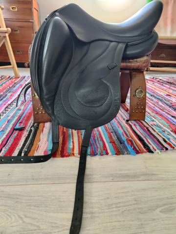 Selle de dressage Antares 17' 