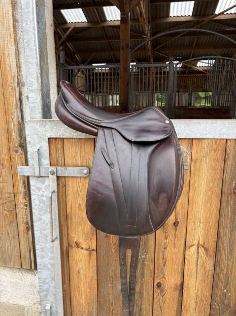 Selle Butet Dressage 17"