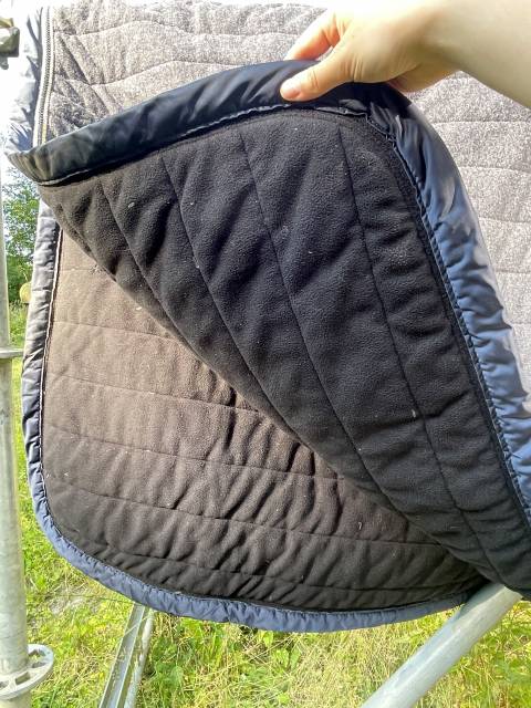 Couverture de présentation en laine