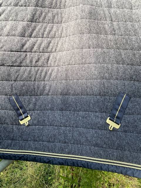 Couverture de présentation en laine