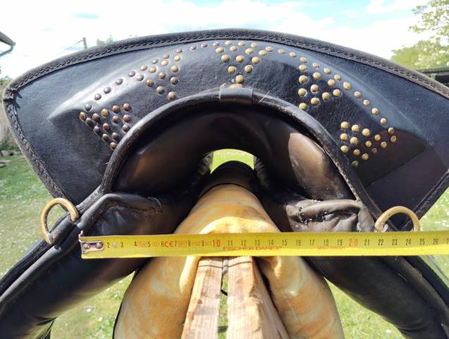 Selle portugaise 17 pouces noire 