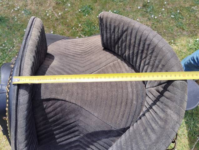 Selle portugaise 17 pouces noire 