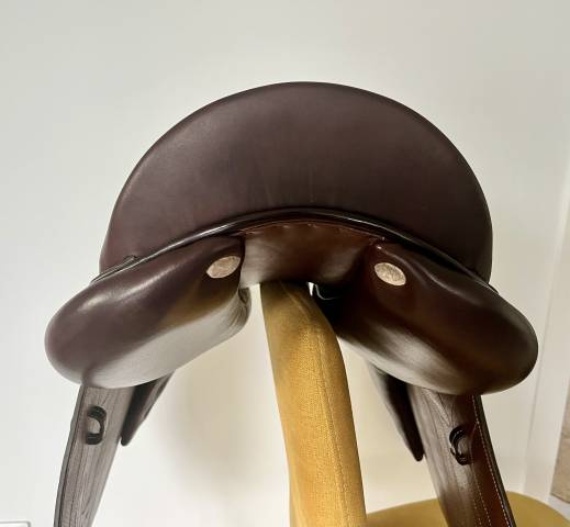 Selle de dressage GBS