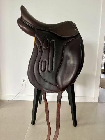 Selle de dressage GBS