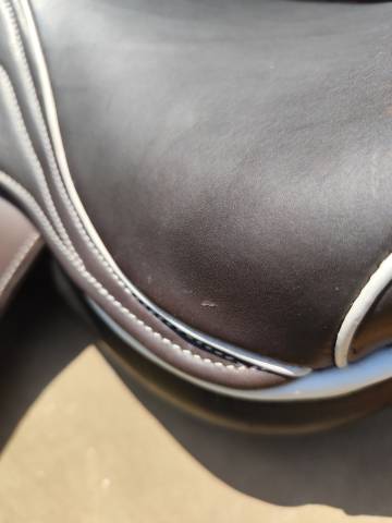 Selle EKUS F4 état neuf en 17,5" 