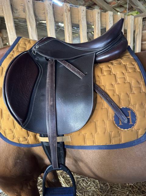 Vend selle privilège équitation modèle Lyon 