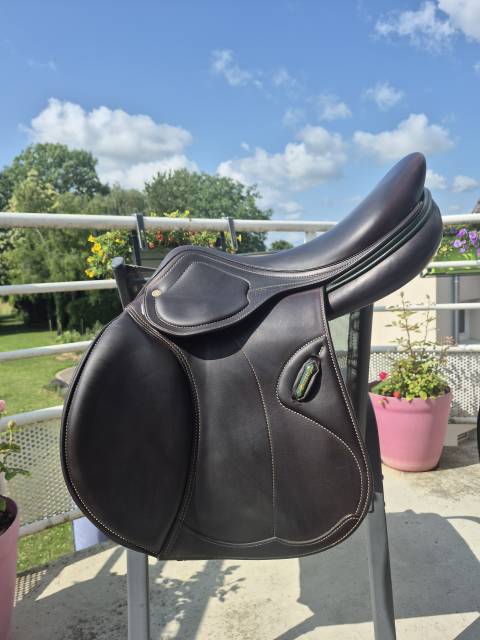 Selle Amérigo 2023 + accessoires haut de gamme offerts 