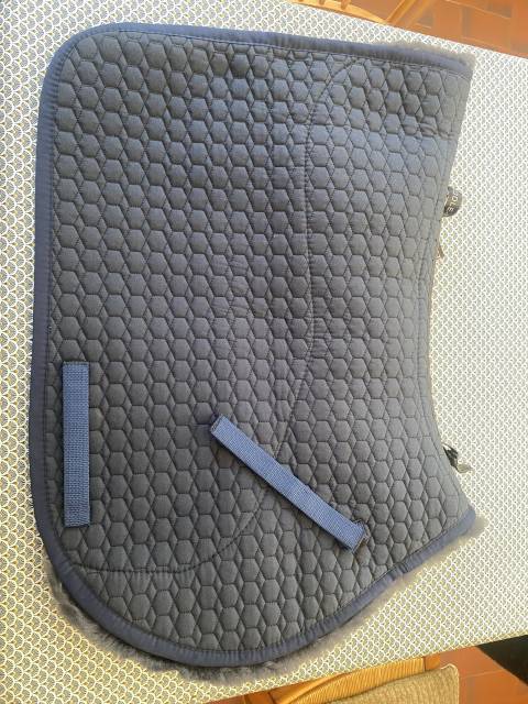 Tapis Mattes CSO neuf taille L en mouton 