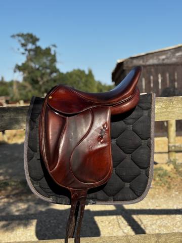 Selle de dressage Belloir Saumur 