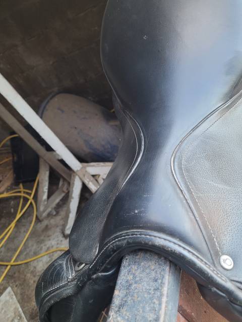 Selle fouganza très peu servie 