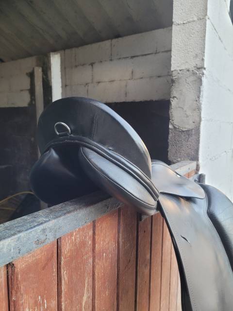 Selle fouganza très peu servie 