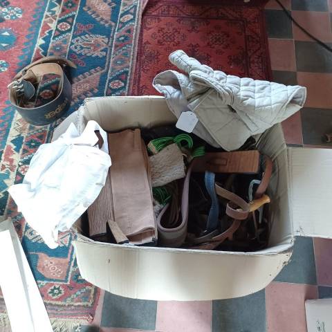 6 caisses de matériel 