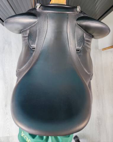 Selle de dressage Devoucoux Harmonie siège 17,5
