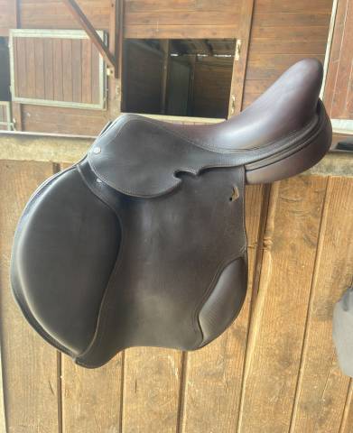 Selle AGM 17"5 pouces