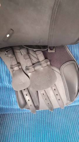 SELLE ARENA MIXTE 17,5 NOIRE