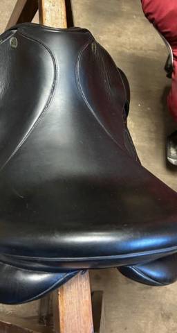Selle de dressage Éric Thomas Taille 17,5