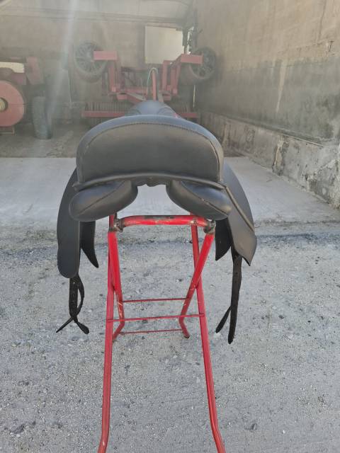 Selle de dressage STAR 17,5