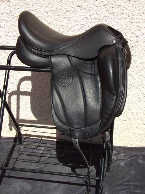 Selle Dressage Forestier Aachen 17'5