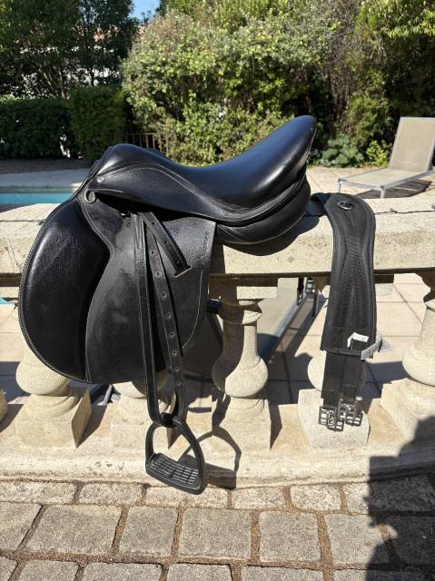 Selle mixte Fouganza 16,5” – cuir – très bon état