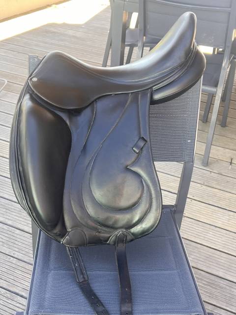 Selle de dressage Antares
