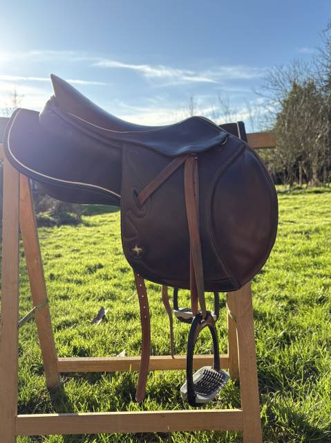 Selle 17 pouces Hoffsteiner