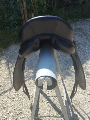 Selle de dressage devoucoux Malika 