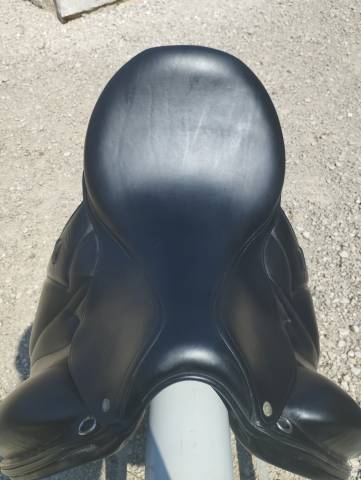 Selle de dressage devoucoux Malika 