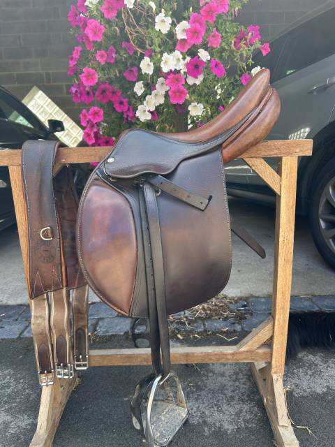 Selle butet 14 pouces