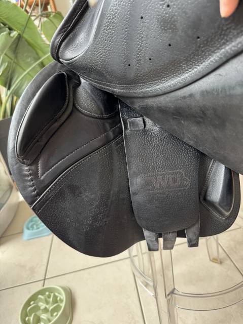Selle noir CWD