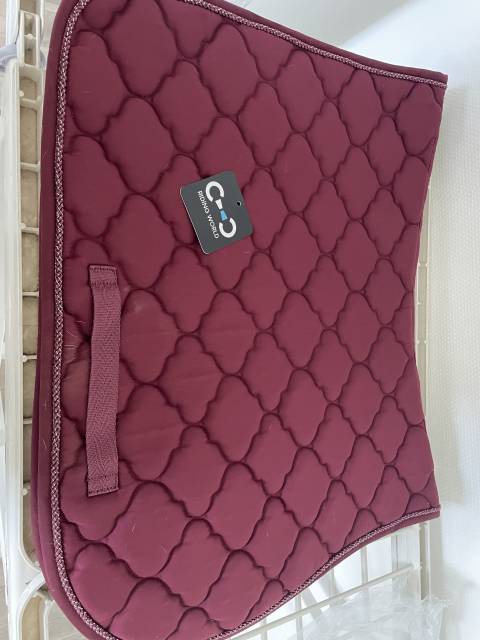 Tapis de selle bordeaux 