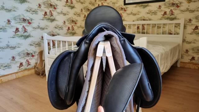 Selle Dressage Stubben Euphoria 17.5