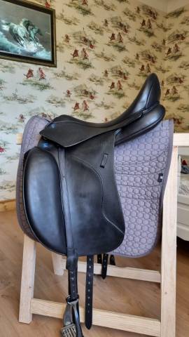 Selle Dressage Stubben Euphoria 17.5