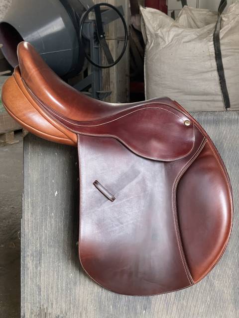 Selle Bates Caprili 17 