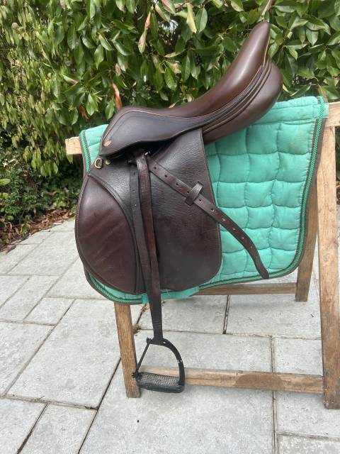 Selle modèle Fontainebleau 17 pouces