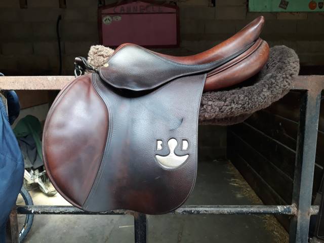 Selle Delgrange modèle partition 17.5