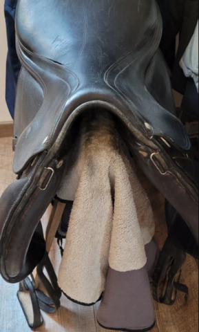 Selle dressage Forestier en cuir noir 17'5 toute équipé