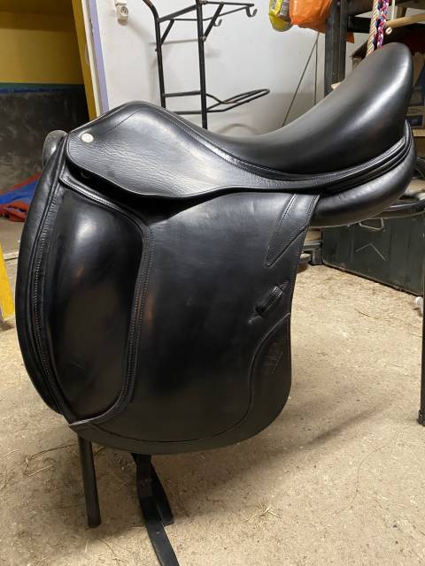 Selle de dressage CWD 