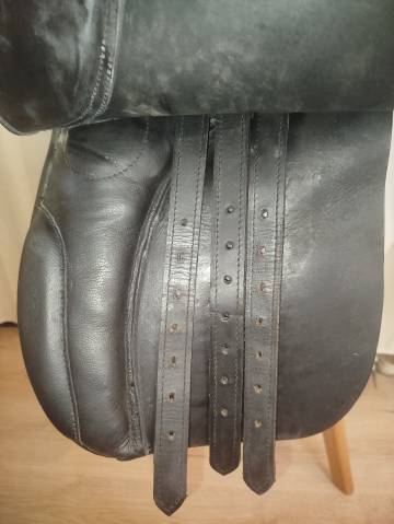 Selle mixte cuir 17,5"