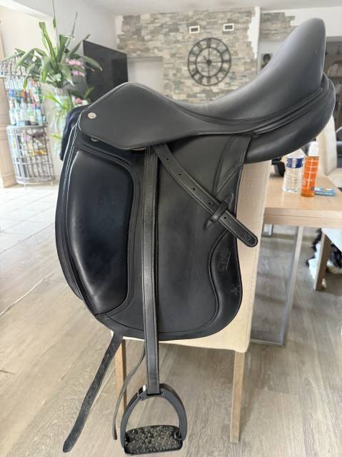 Selle dressage CWD état exceptionnel 