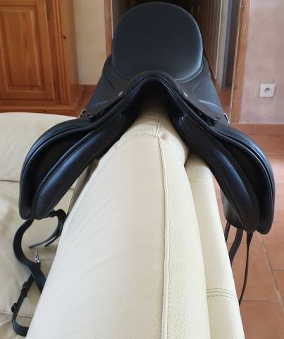 Selle Bates en cuir noire Isabell Cair