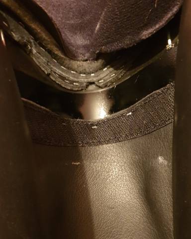 Selle Bates en cuir noire Isabell Cair