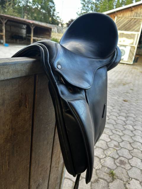 Selle de dressage 17 pouces Eric Thomas