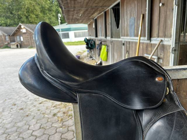 Selle de dressage 17 pouces Eric Thomas