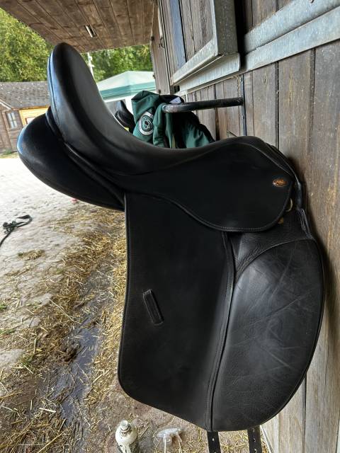 Selle de dressage 17 pouces Eric Thomas