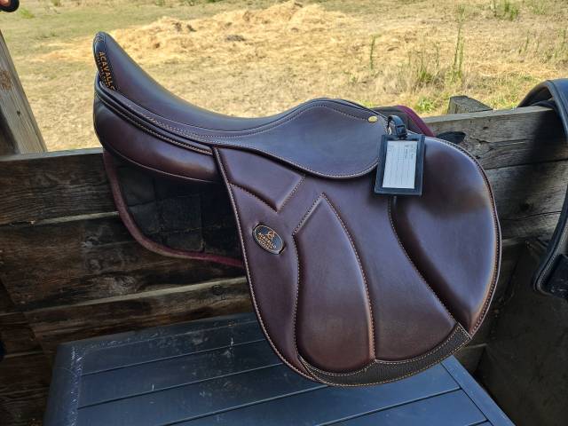 Selle acavallo guttuso mixte 18"