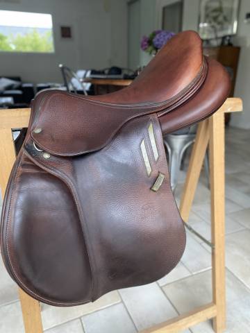 Selle Devoucoux Oméga, taille 17,5