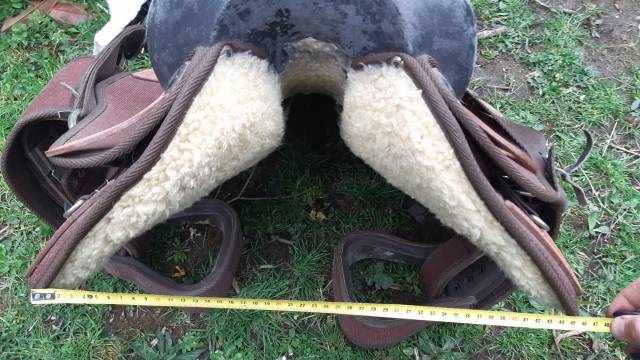 Selle western synthétique 