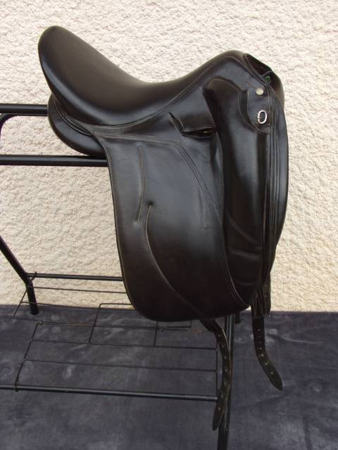 Selle Dressage Devoucoux Mendia 17' petit prix 