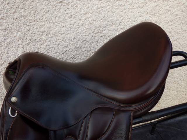 Selle Dressage Devoucoux Makila 17'