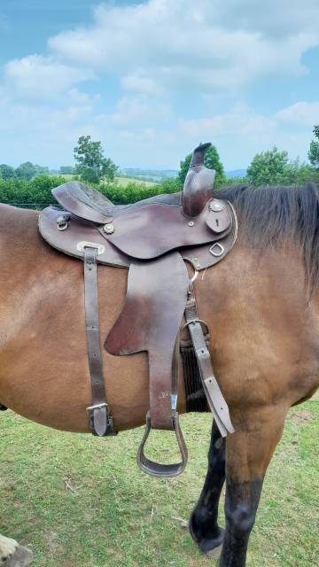 Selle western cuir 